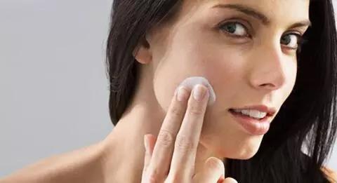 警惕!這些是“毀臉”的節奏,千萬別在臉上干這些傻事! 警惕!這些是“毀臉”的節奏,千萬別在臉上干這些傻事!